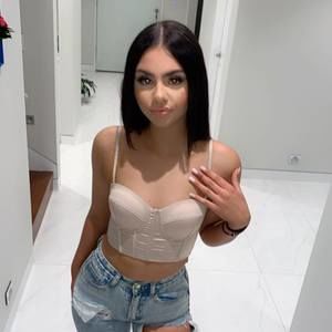 Meet your Posher, Alexandra